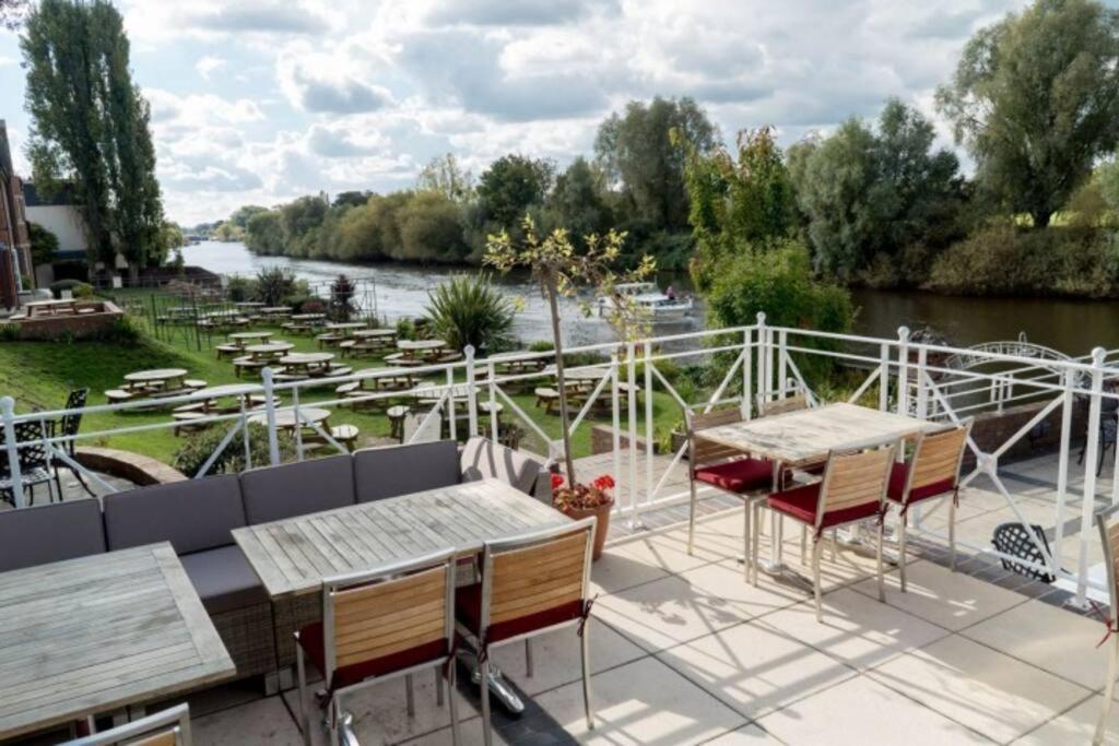 Unrivalled Location - Five Star - Worcester Apartment 외부 사진