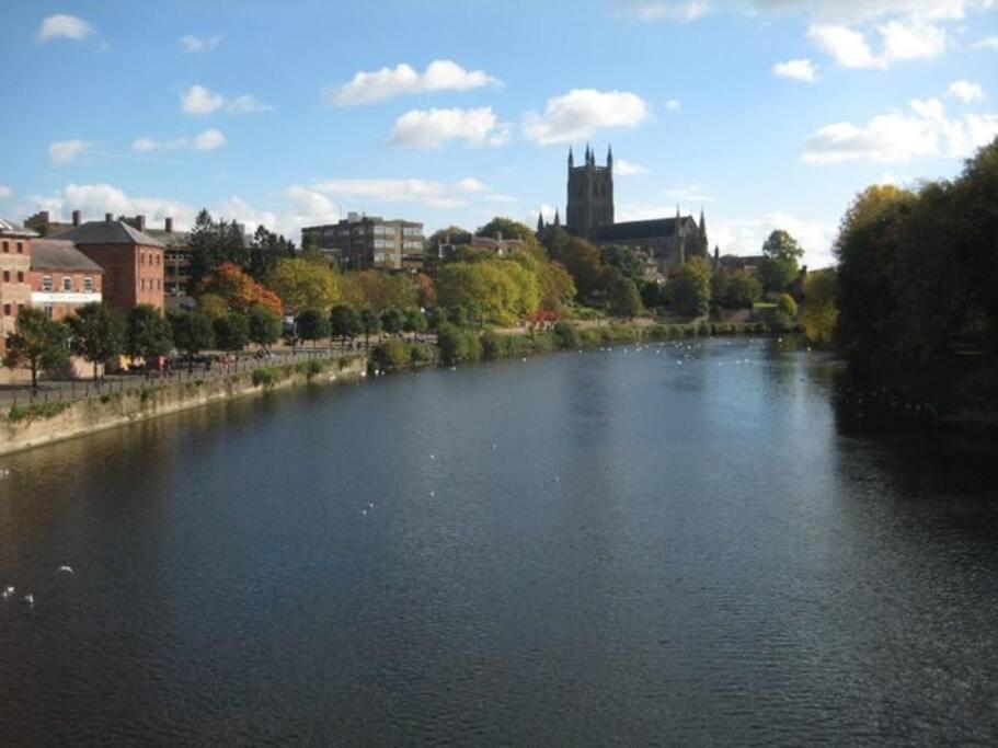 Unrivalled Location - Five Star - Worcester Apartment 외부 사진