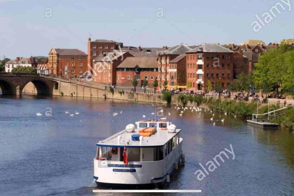 Unrivalled Location - Five Star - Worcester Apartment 외부 사진